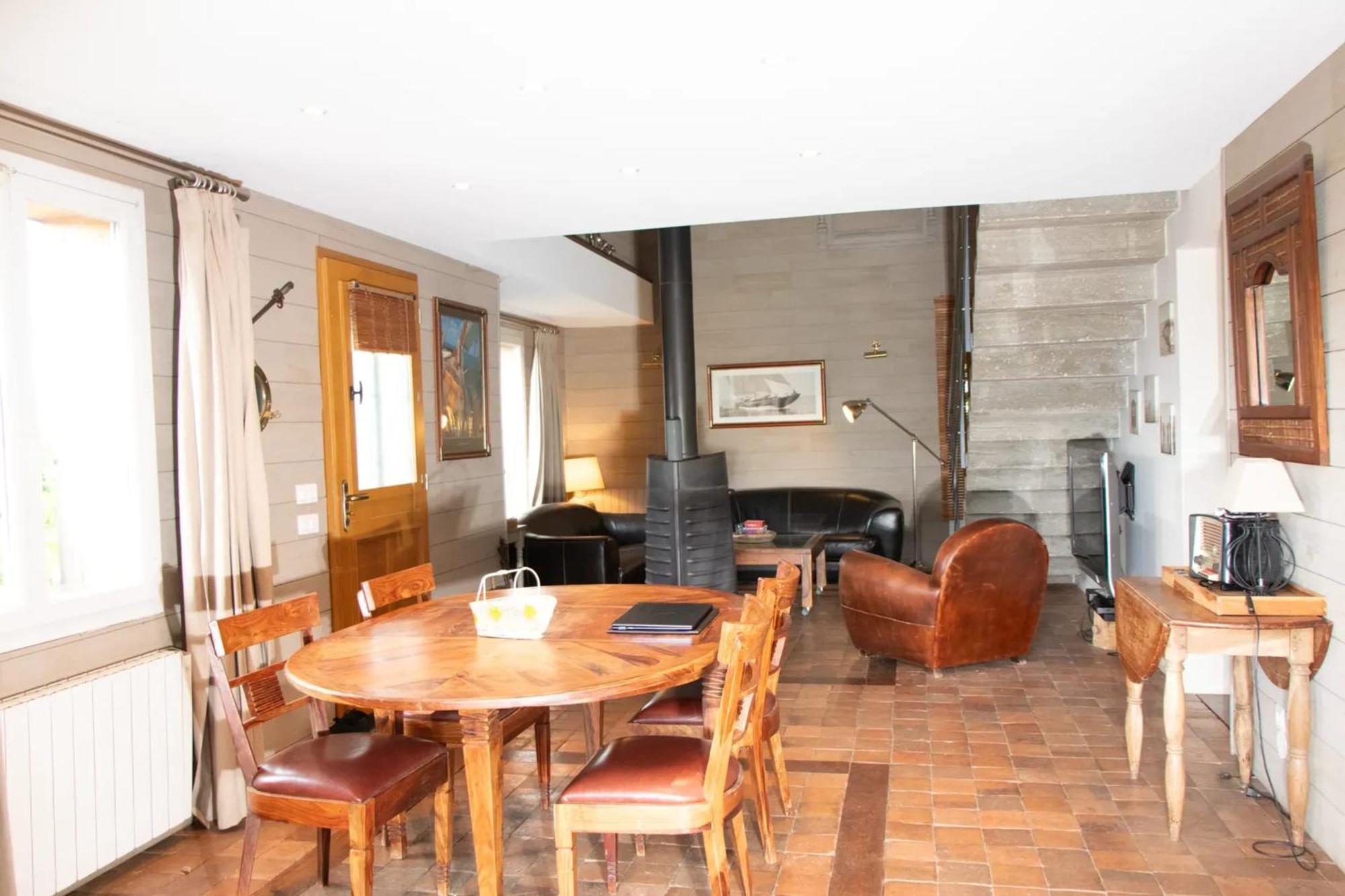 Chalet Chaleureux A Marigny-L'Eglise Avec Vue Sur Lac Et Montagne Luaran gambar