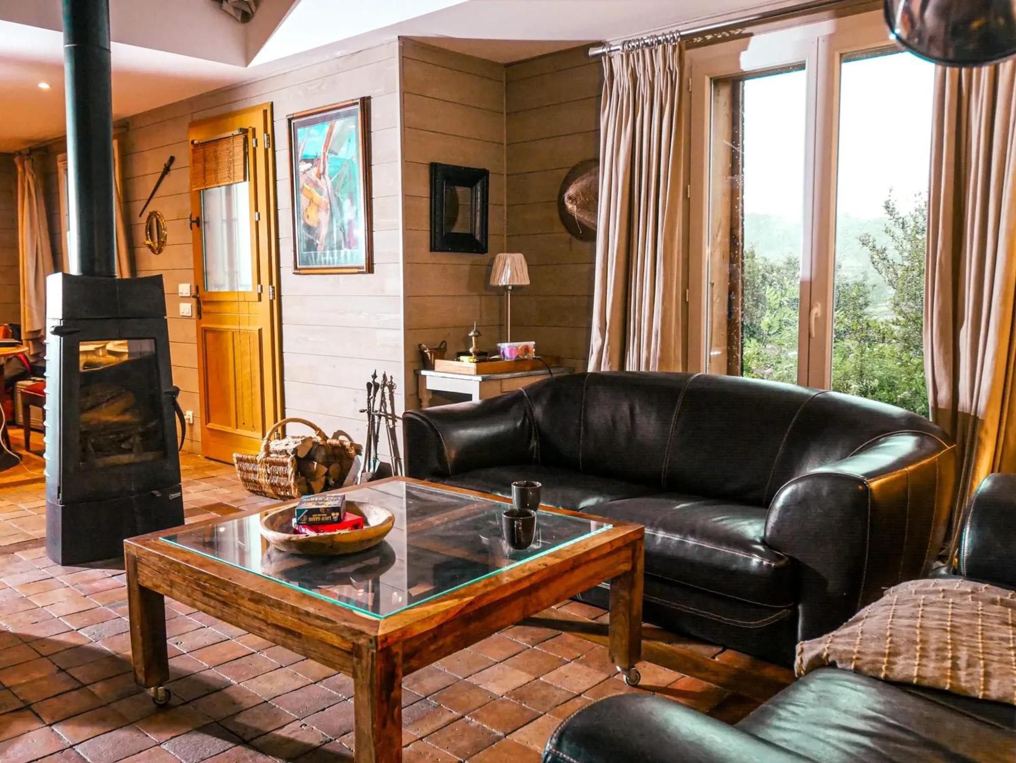 Chalet Chaleureux A Marigny-L'Eglise Avec Vue Sur Lac Et Montagne Luaran gambar